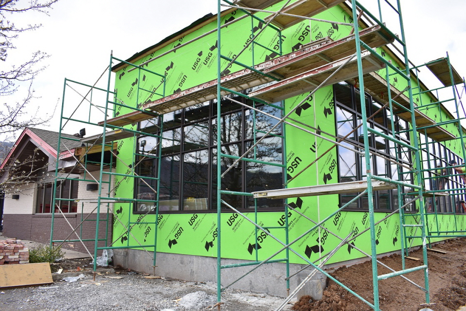 Glass installation projects